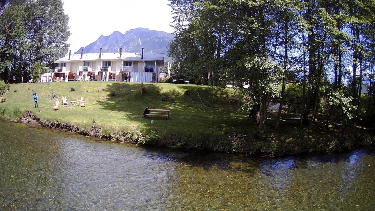 Moon River Suites #4 North Bend Bagian luar foto