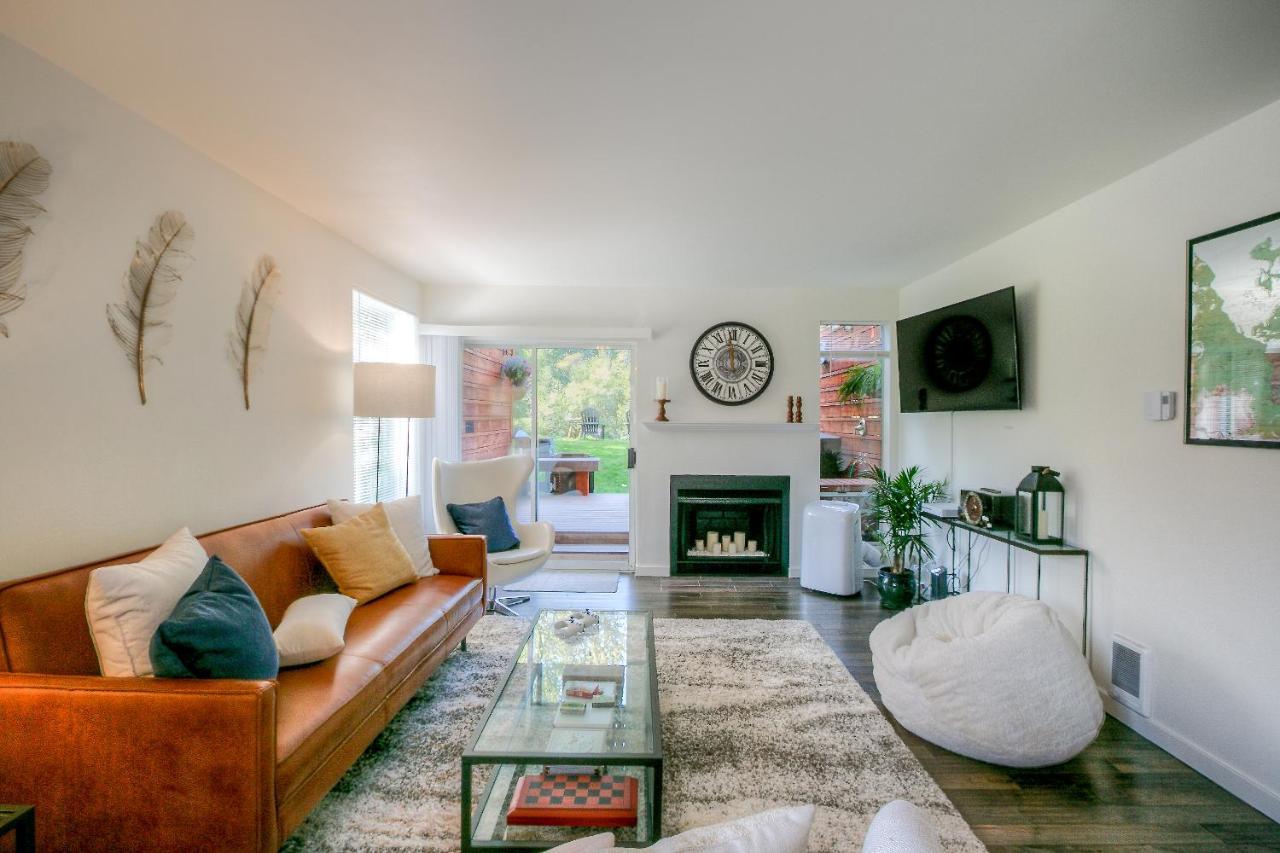 Moon River Suites #4 North Bend Bagian luar foto
