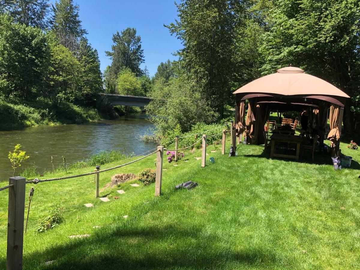 Moon River Suites #4 North Bend Bagian luar foto