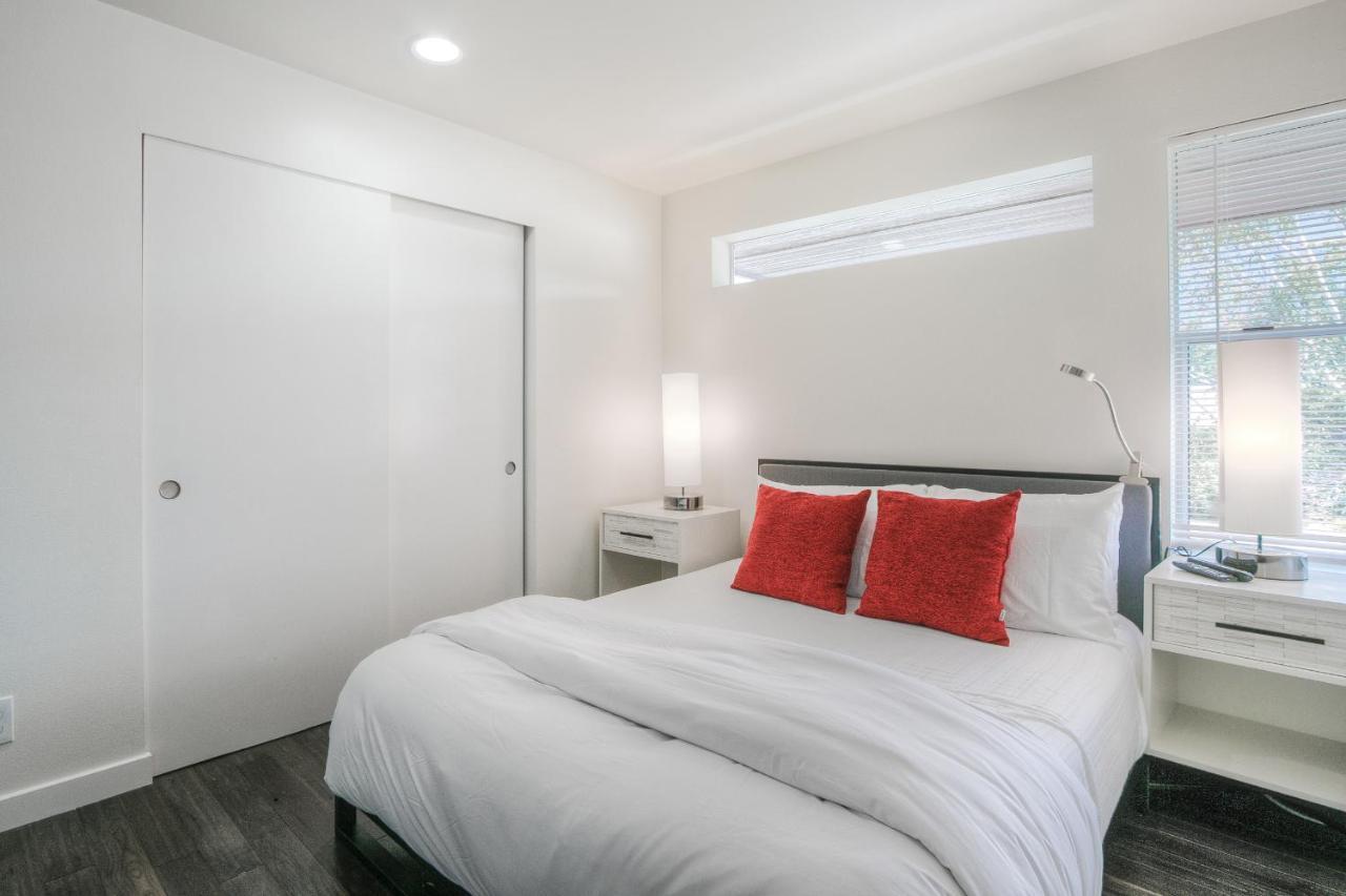 Moon River Suites #4 North Bend Bagian luar foto