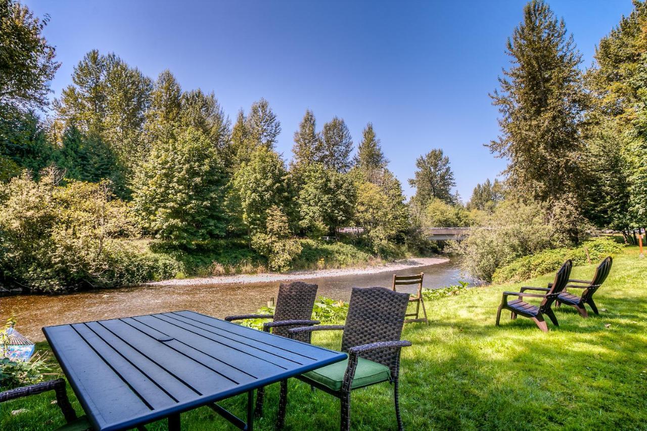 Moon River Suites #4 North Bend Bagian luar foto